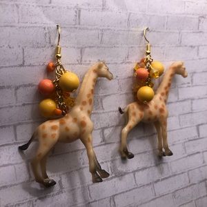 Giraffe 🦒 zoo safari Africa jungle bead earrings